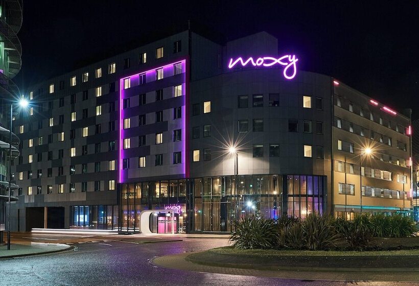 Отель Moxy Southampton