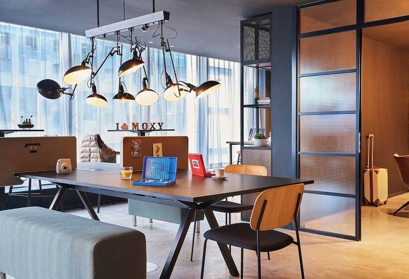 Отель Moxy Southampton