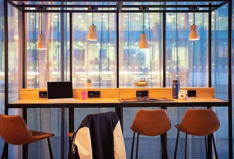 호텔 Moxy Southampton