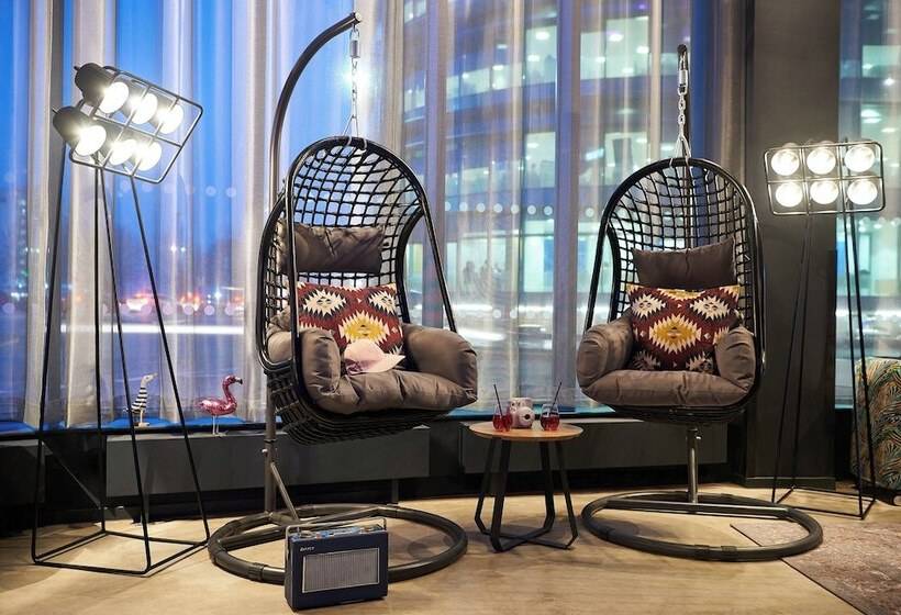 호텔 Moxy Southampton