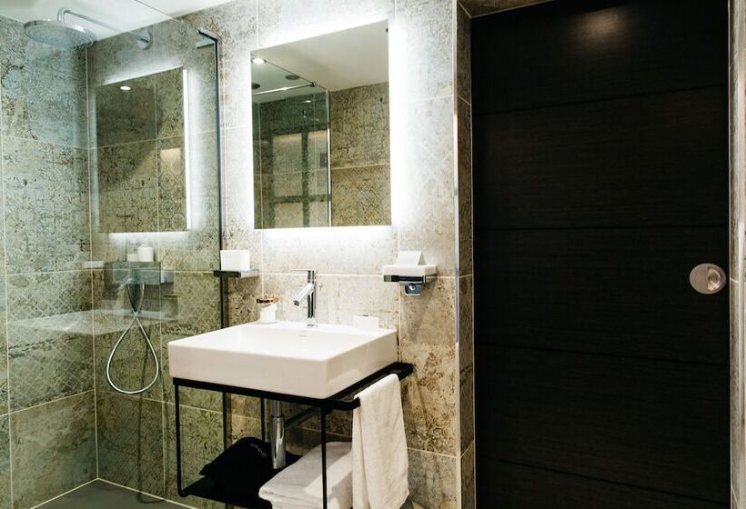 酒店 Quite Simply French