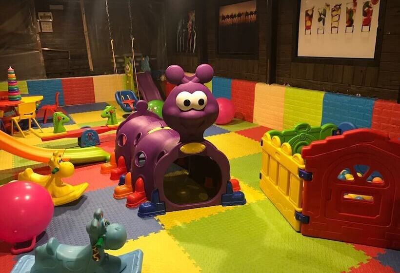 בית מלון כפרי Rahil Plaza