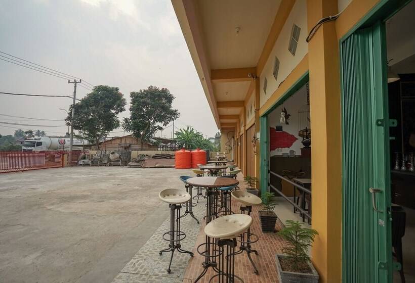 酒店 Reddoorz Near Sultan Mahmud Badaruddin Airport