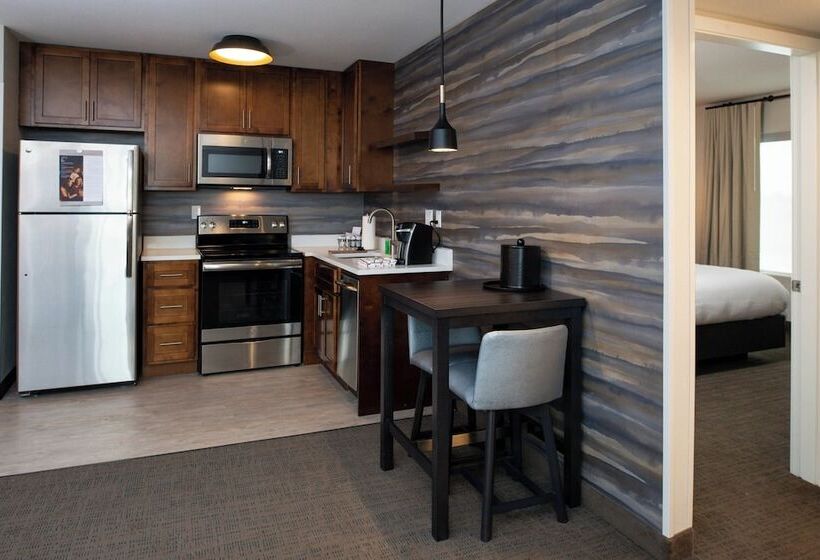 בית מלון כפרי Residence Inn Visalia