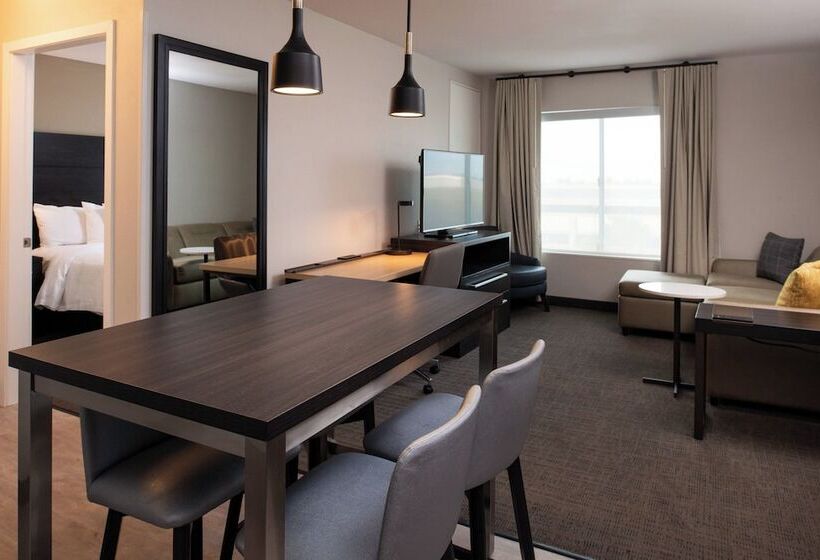 בית מלון כפרי Residence Inn Visalia