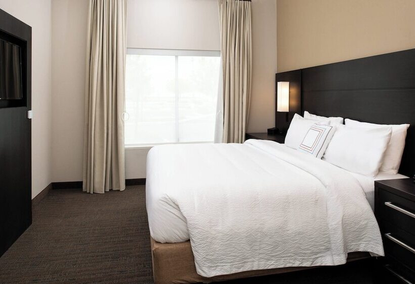 בית מלון כפרי Residence Inn Visalia