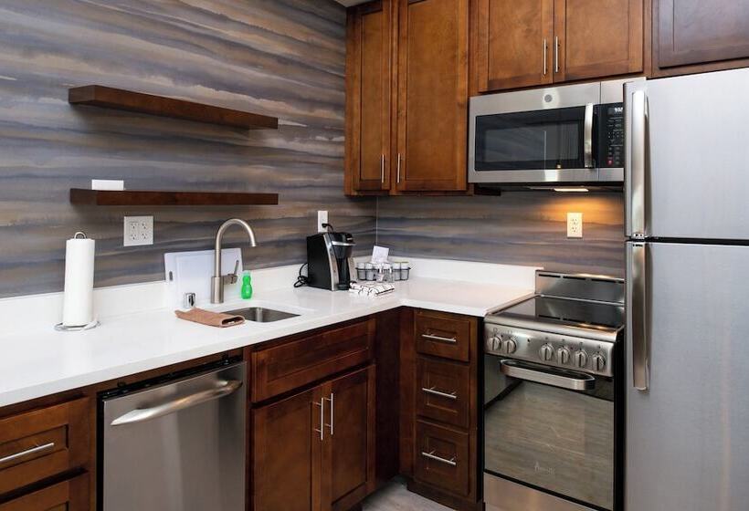 בית מלון כפרי Residence Inn Visalia