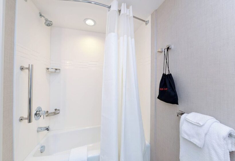 בית מלון כפרי Residence Inn Visalia