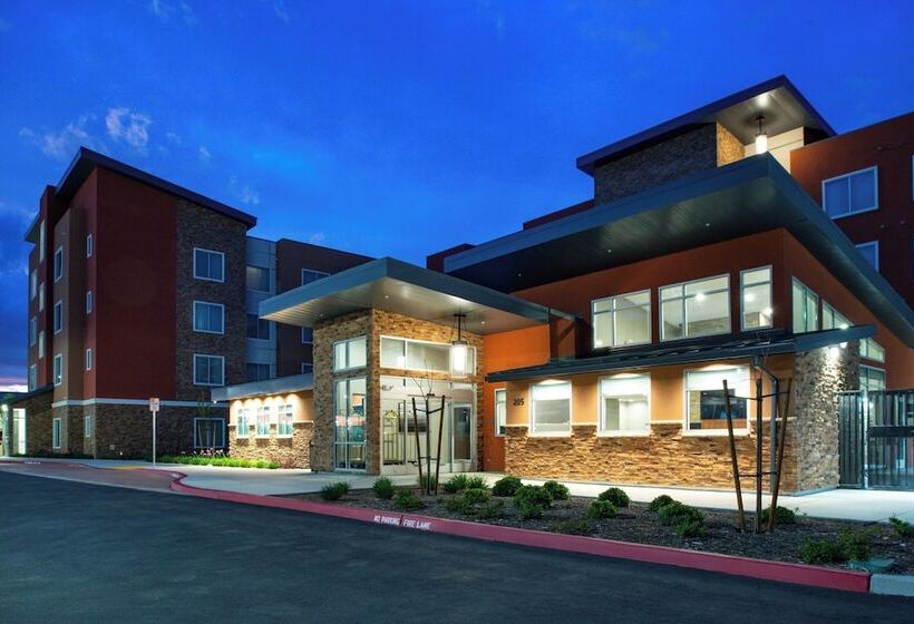 בית מלון כפרי Residence Inn Visalia