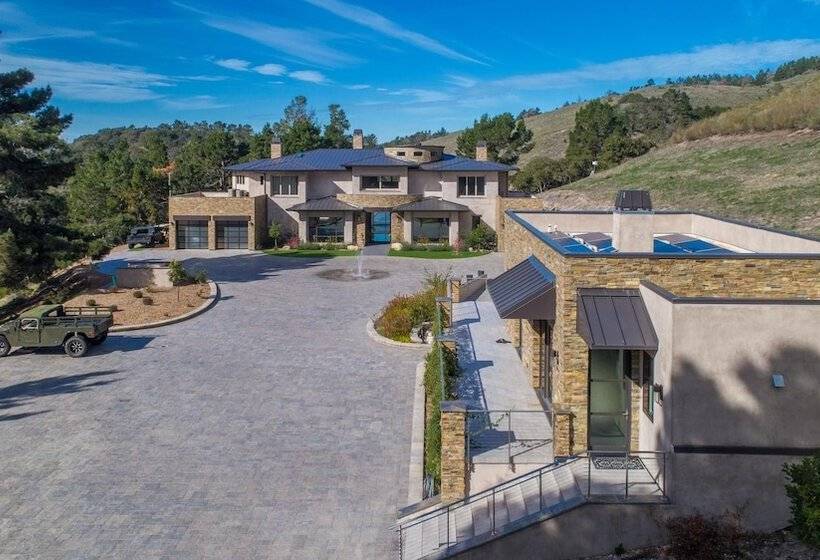 Lx1a: Luxury Contemporary Villa In The Middle Of Nature