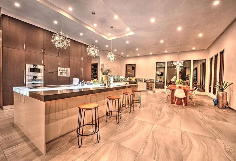 Lx1a: Luxury Contemporary Villa In The Middle Of Nature