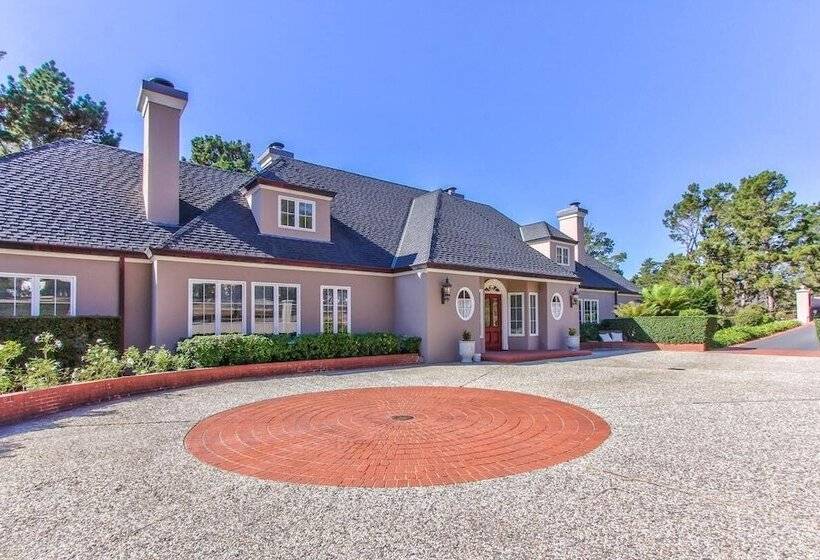 Lx33: Luxury Vacation Villa On Pebble Beach With Pool