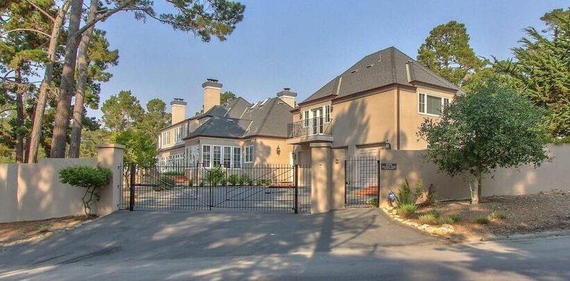 Lx33: Luxury Vacation Villa On Pebble Beach With Pool