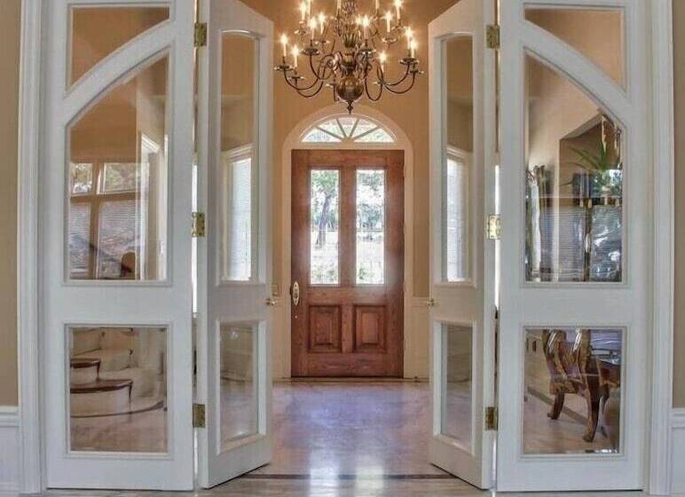 Lx33: Luxury Vacation Villa On Pebble Beach With Pool