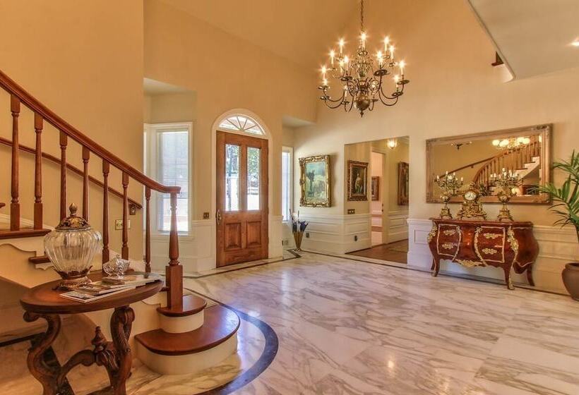 Lx33: Luxury Vacation Villa On Pebble Beach With Pool