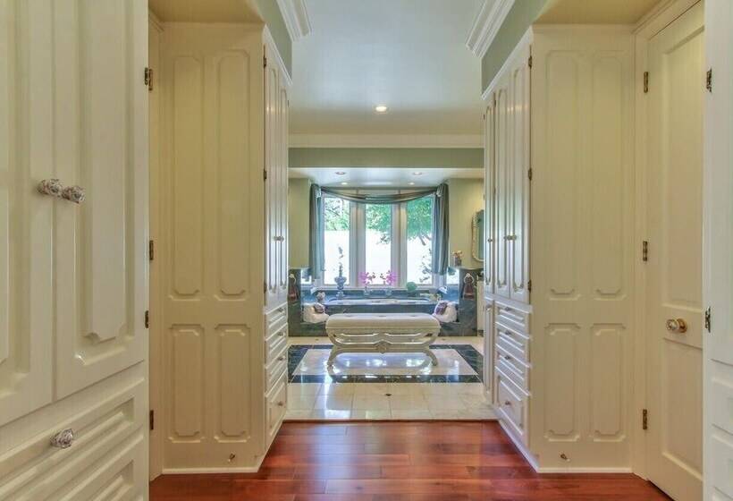 Lx33: Luxury Vacation Villa On Pebble Beach With Pool