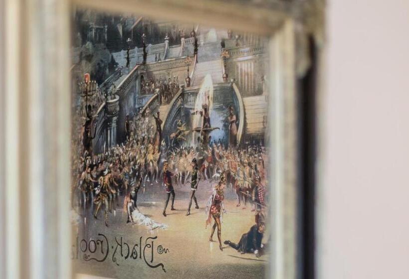 Pension Theatre Of Dreams Rooms