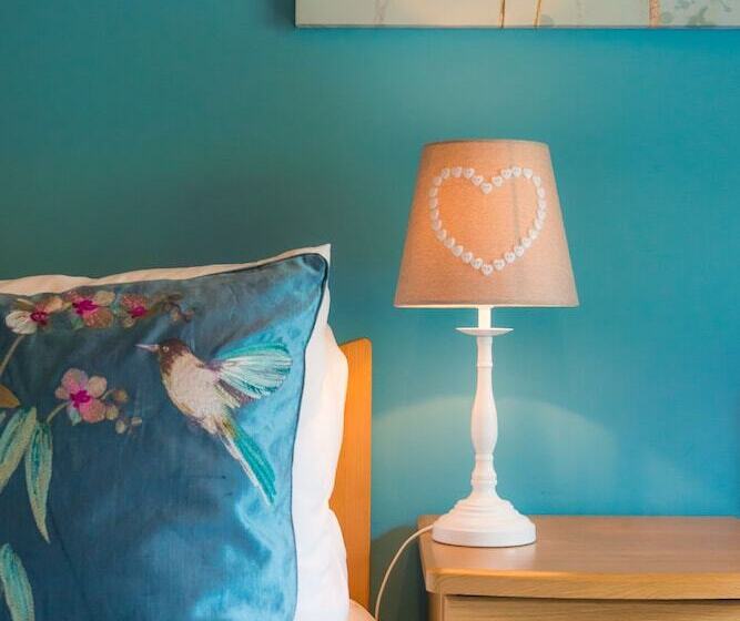 Skylark Lodge With Hot Tub Near Cupar, Fife