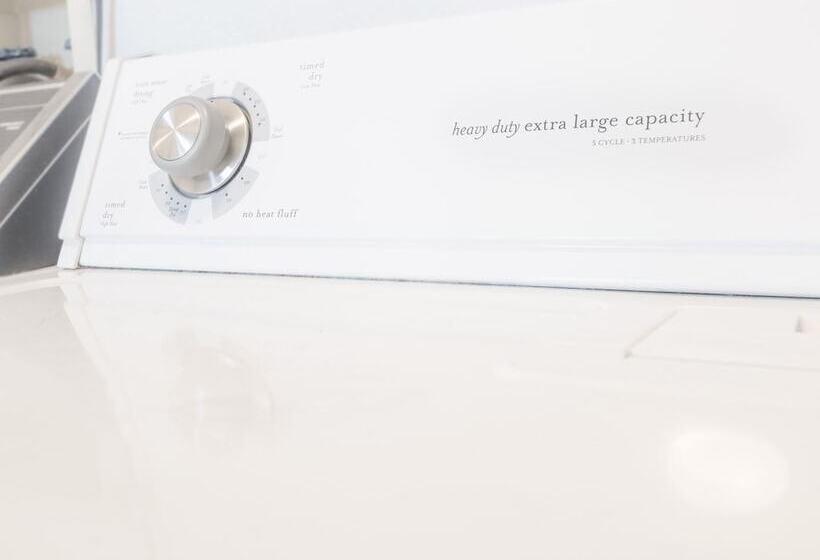 Sunshine, Love, And Happiness In A Home Thats Cute As A Button   3bd 2552