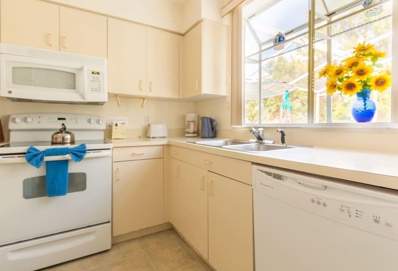 Sunshine, Love, And Happiness In A Home Thats Cute As A Button   3bd 2552