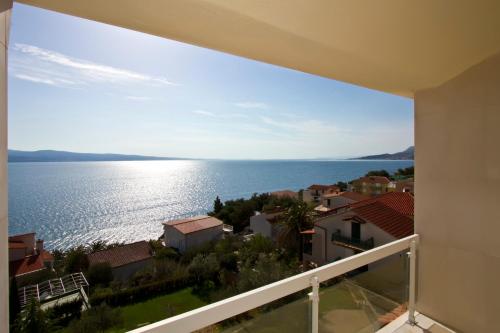 Apartments With Pool Vrdoljak