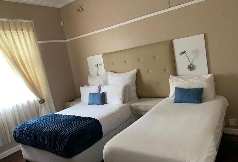 تختخواب و صبحانه Kwazi Guest House