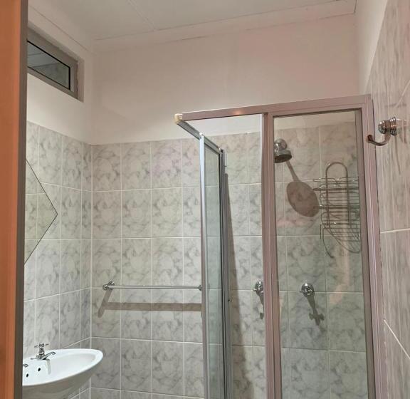 تختخواب و صبحانه Kwazi Guest House