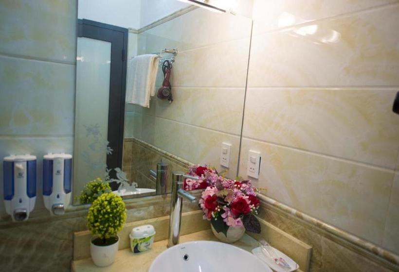 تختخواب و صبحانه Viet Village Hotel & Travel