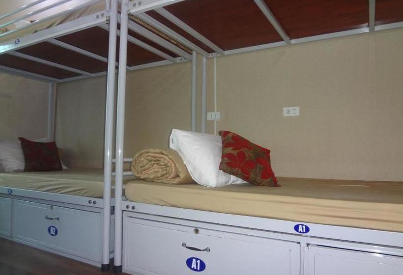 تختخواب و صبحانه Viet Village Hotel & Travel