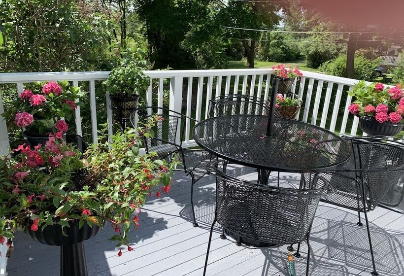 مبيت وإفطار The Hydrangea Inn