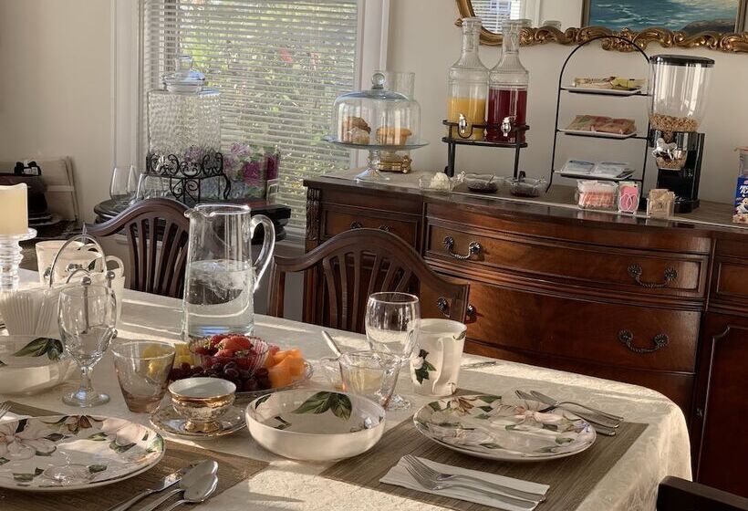 مبيت وإفطار The Hydrangea Inn