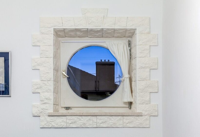 Chic Apartment In Center