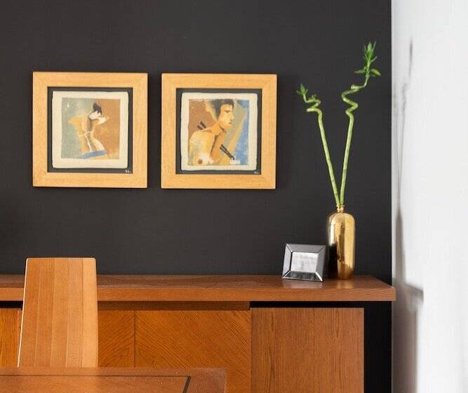 Fresh Detailed Stylish Apartment At Acropolis