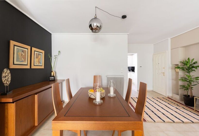 Fresh Detailed Stylish Apartment At Acropolis