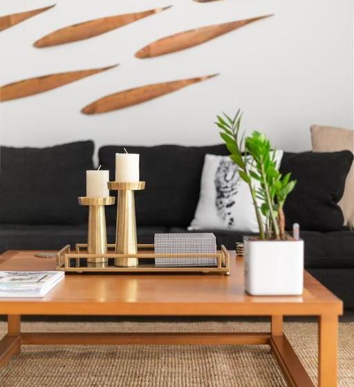 Fresh Detailed Stylish Apartment At Acropolis