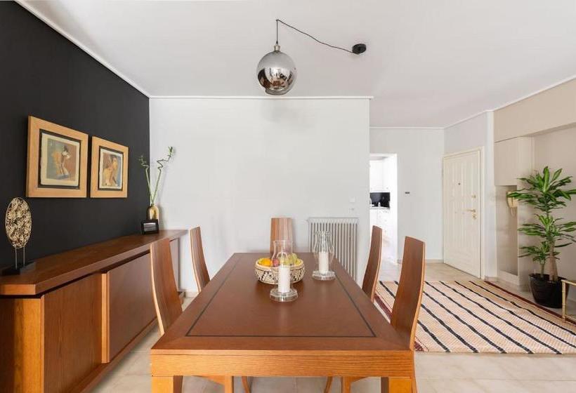 Fresh Detailed Stylish Apartment At Acropolis