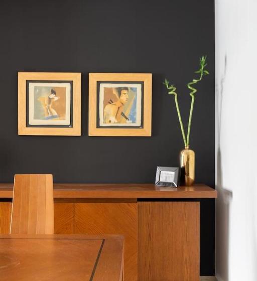 Fresh Detailed Stylish Apartment At Acropolis