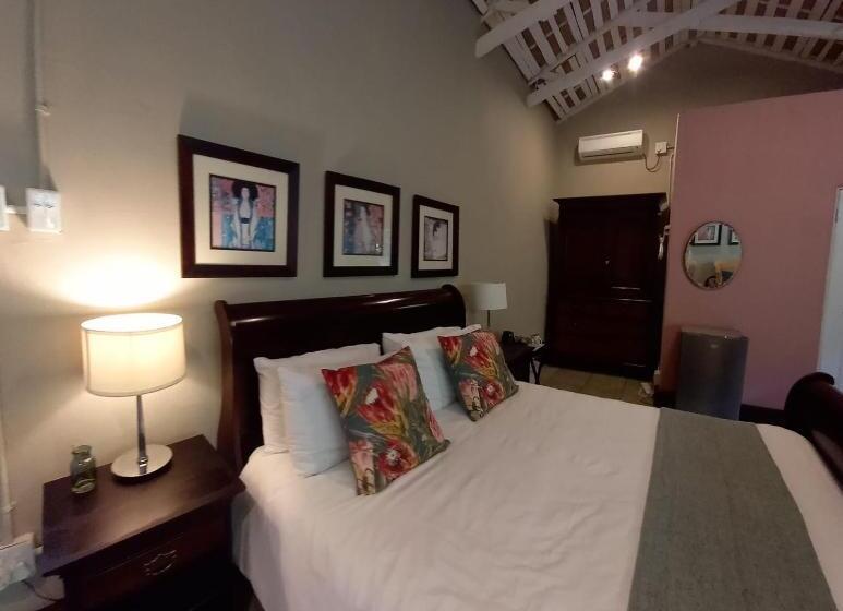 Отель Ascot Bush Lodge