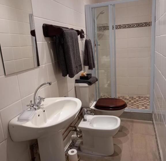 Отель Ascot Bush Lodge