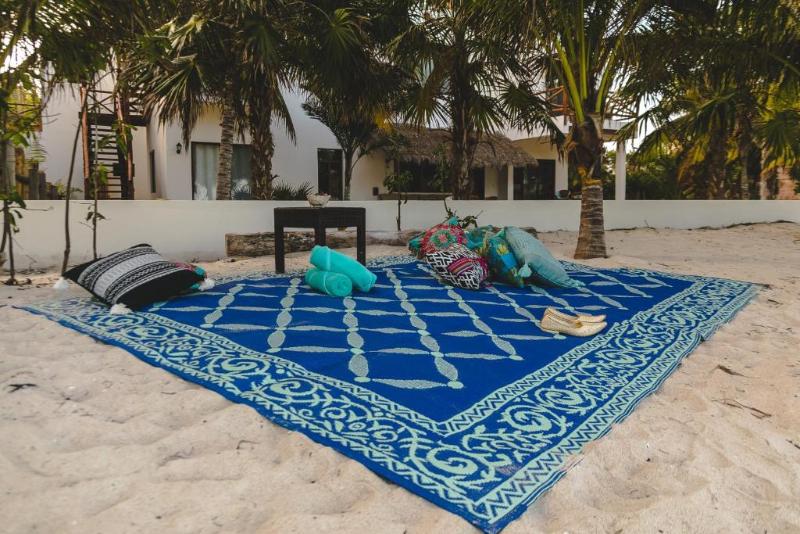 호텔 La Puerta Azul Beachfront Adults Only