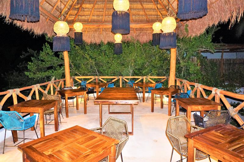 호텔 La Puerta Azul Beachfront Adults Only