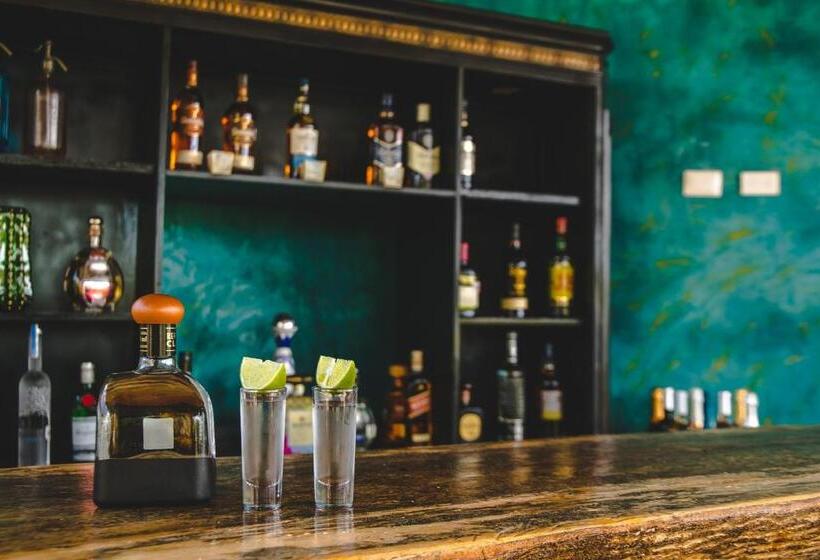 호텔 La Puerta Azul Beachfront Adults Only