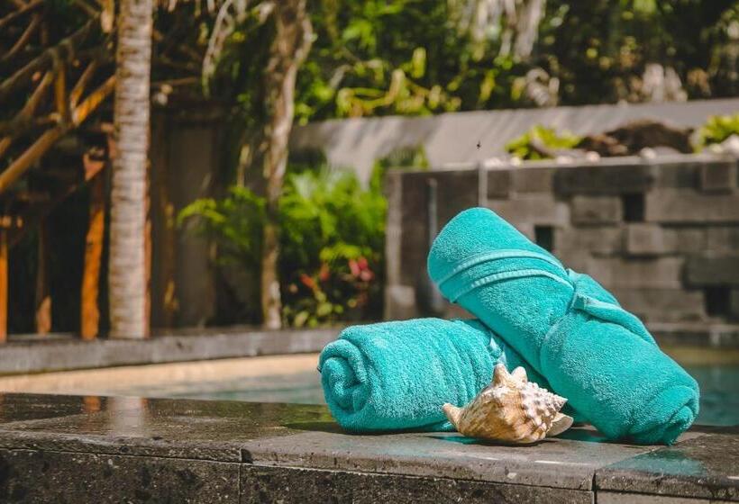 هتل La Puerta Azul Beachfront  Adults Only