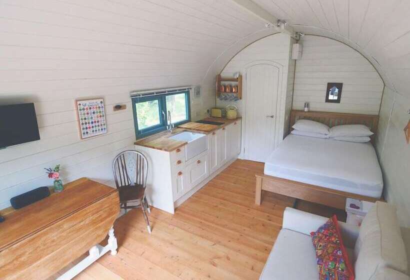 Отель Orchard Farm Luxury Glamping