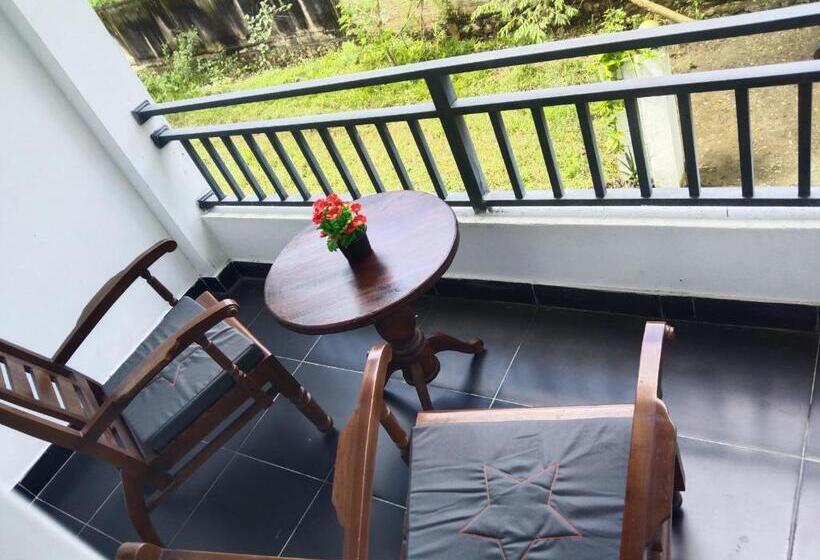 Отель Sapid Luck Yala Safari