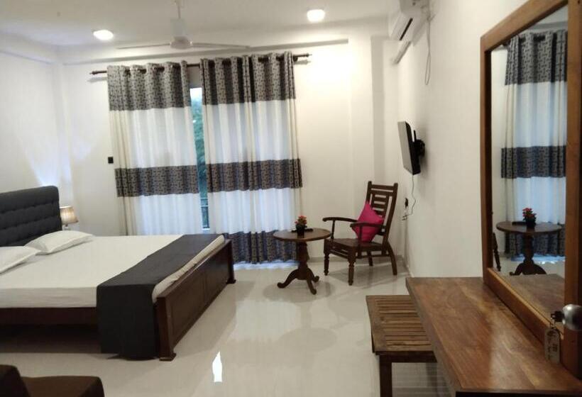 Отель Sapid Luck Yala Safari