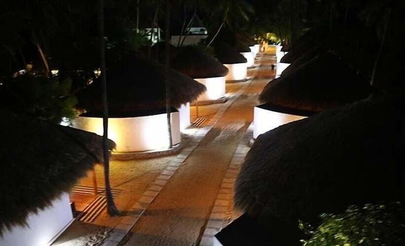 호텔 Seth Dev Lagoon Chalets Kalpitiya