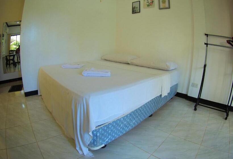 هتل Villa Consolacion Resort