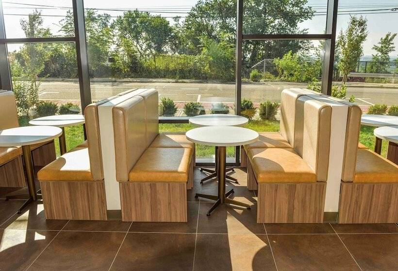 فندق Wyndham Garden North Bergen   Secaucus