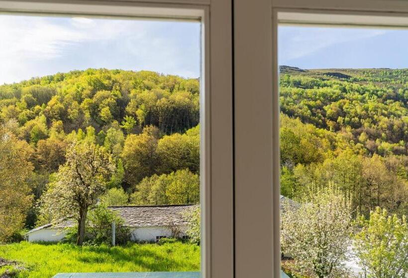 فندق Alda Triacastela